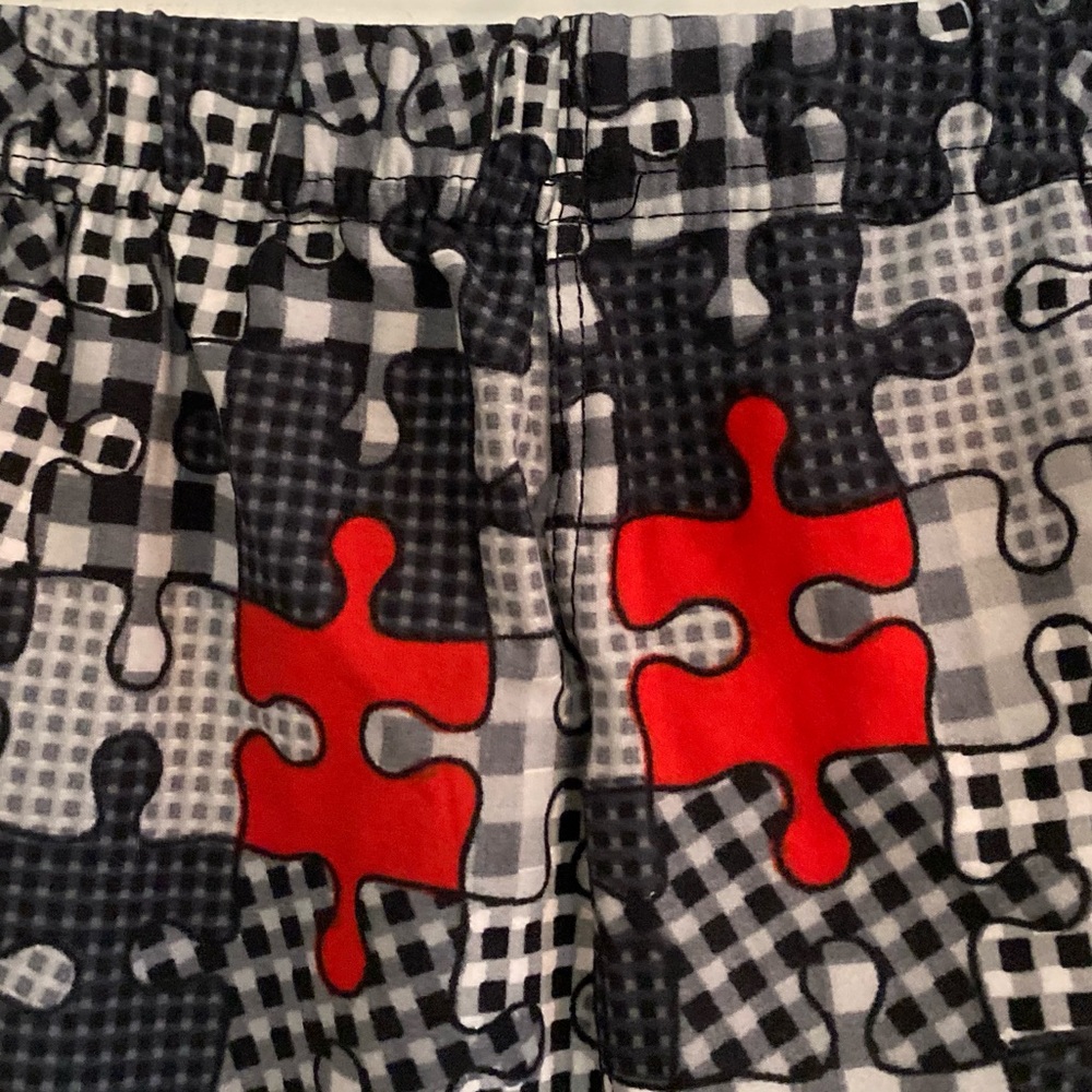 Puzzle print leggings